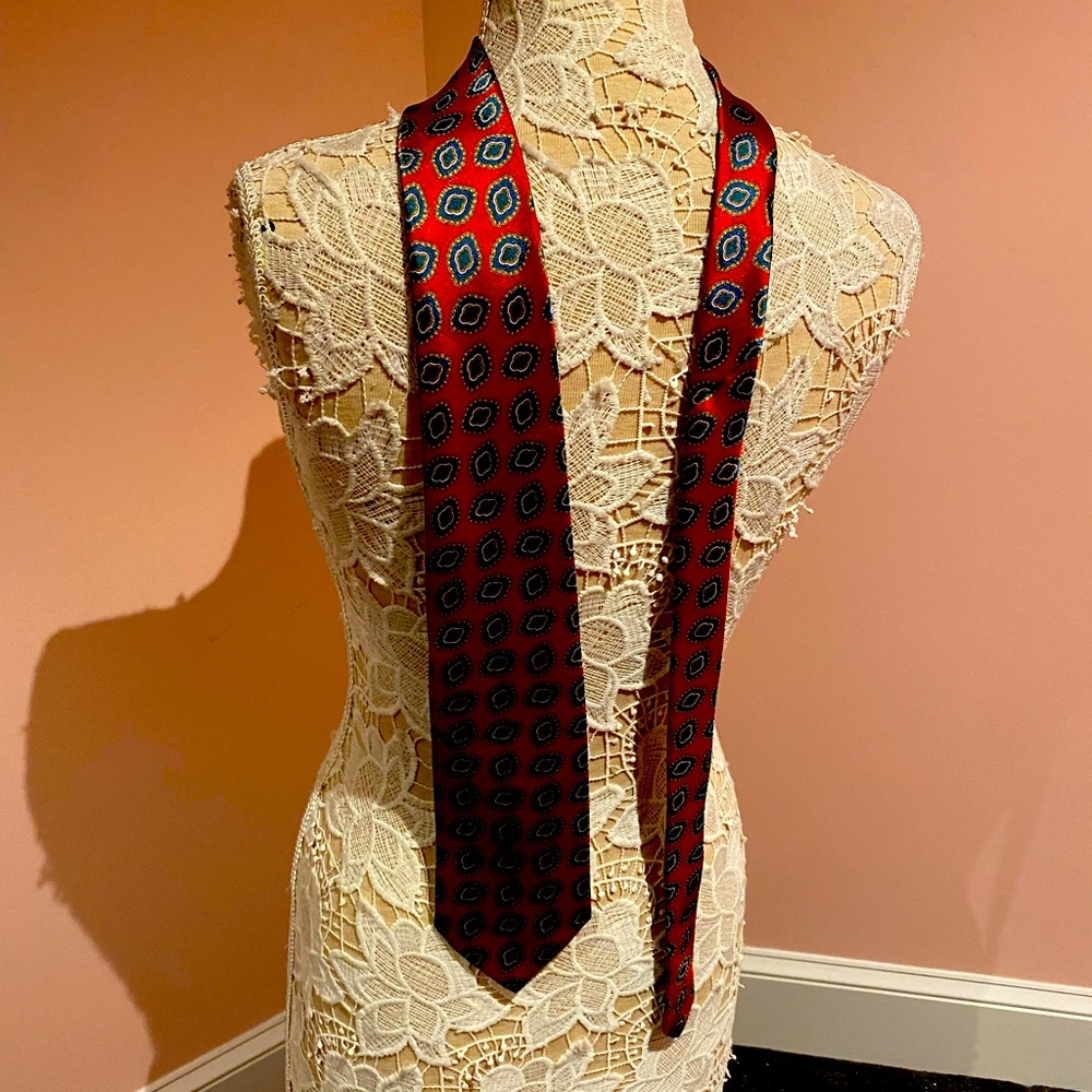 - Oleg Cassini vintage tie